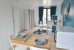 2 bedrooms, iron/ironing board, travel cot, free WiFi