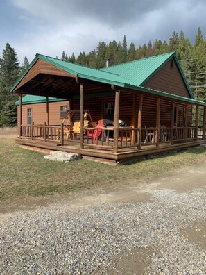 Exterior - THE CABIN on Lake Creek River (Troy)