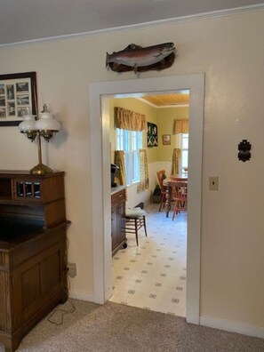 Interior - THE CABIN on Lake Creek River (Troy)