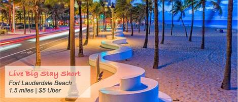 Tæt på stranden, liggestole, badehåndklæder