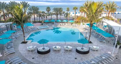 Two Bedroom Deluxe, Luxury Condo, Clearwater Beach, Florida (2277727)