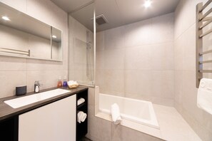 Free toiletries, hair dryer, towels, soap - The Castle (Hakuba)
