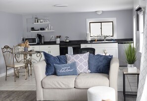 Smart TV, video-game console, books - ✨ Lakeside Reflections (Oxford)