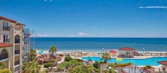 Glamorous 2 Story Beachfront Condo on Topsail Island