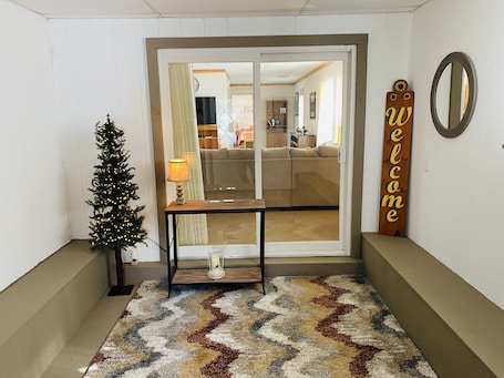 内装. Charming 2 bedroom home in the heart of elk country.