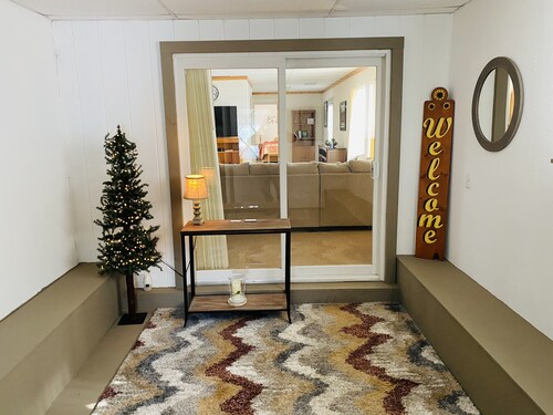 Charming 2 bedroom home in the heart of elk country.