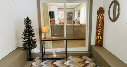 Charming 2 bedroom home in the heart of elk country.