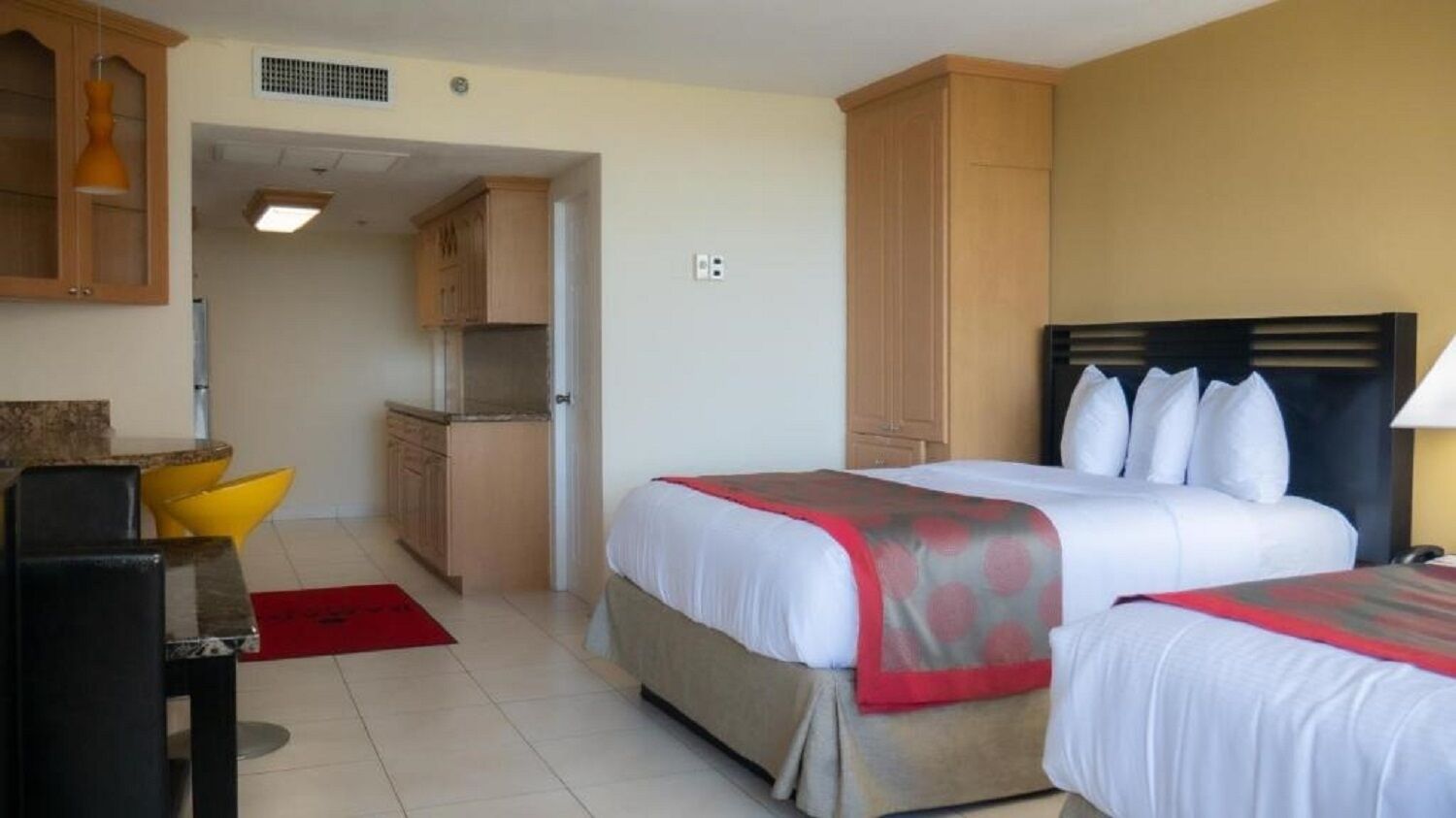 Best Beach Vacation in Marco Polo Beach Resort! 4 Spacious Units, Pool, Beach