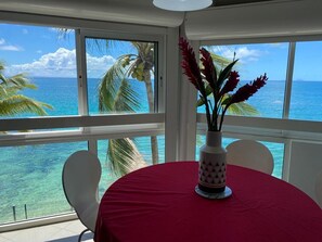 Dining - Studio EN Duplex , VUE Plongeante Dans L'ocean (Le Gosier)