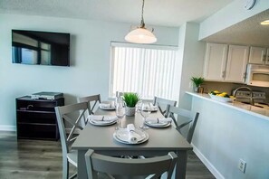 Dining - Newly Renovated Ocean Front 2 BD 2 BR (North Myrtle Beach)