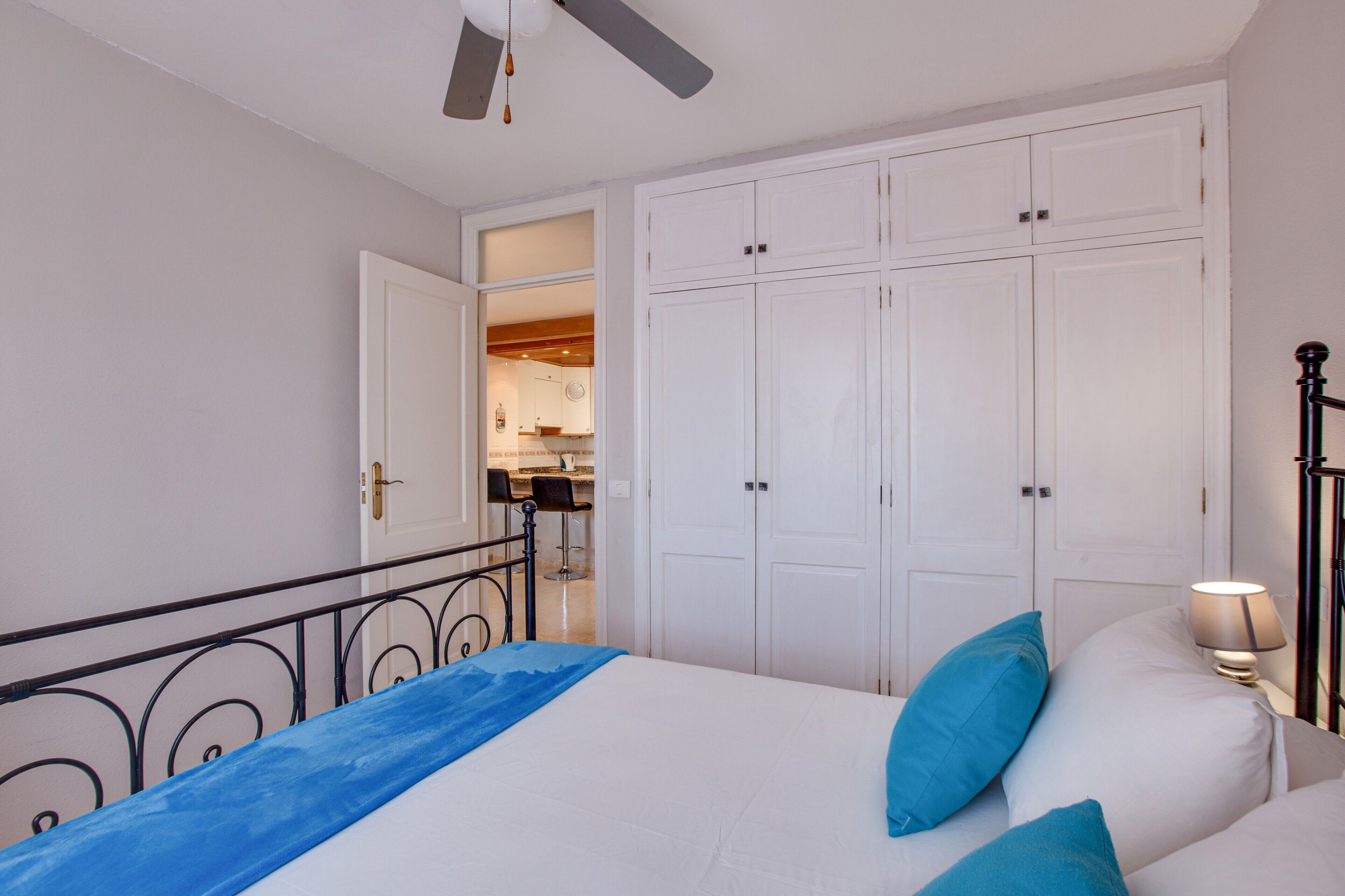 2 chambres, fer et planche à repasser, Wi-Fi gratuit, draps fournis