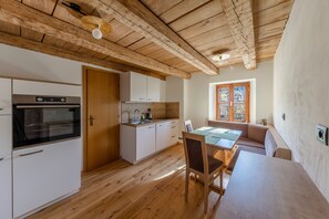 Kühlschrank, Ofen, Herdplatte, Geschirrspüler