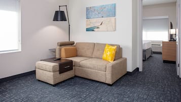 Hypo-allergenic bedding, in-room safe, desk, laptop workspace