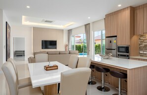 Villa de lujo | Servicio de comidas en la habitación