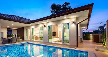 Luxury Pool Villa A18