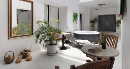 Spacious and bright house - rustic in the city center, ideal for groups