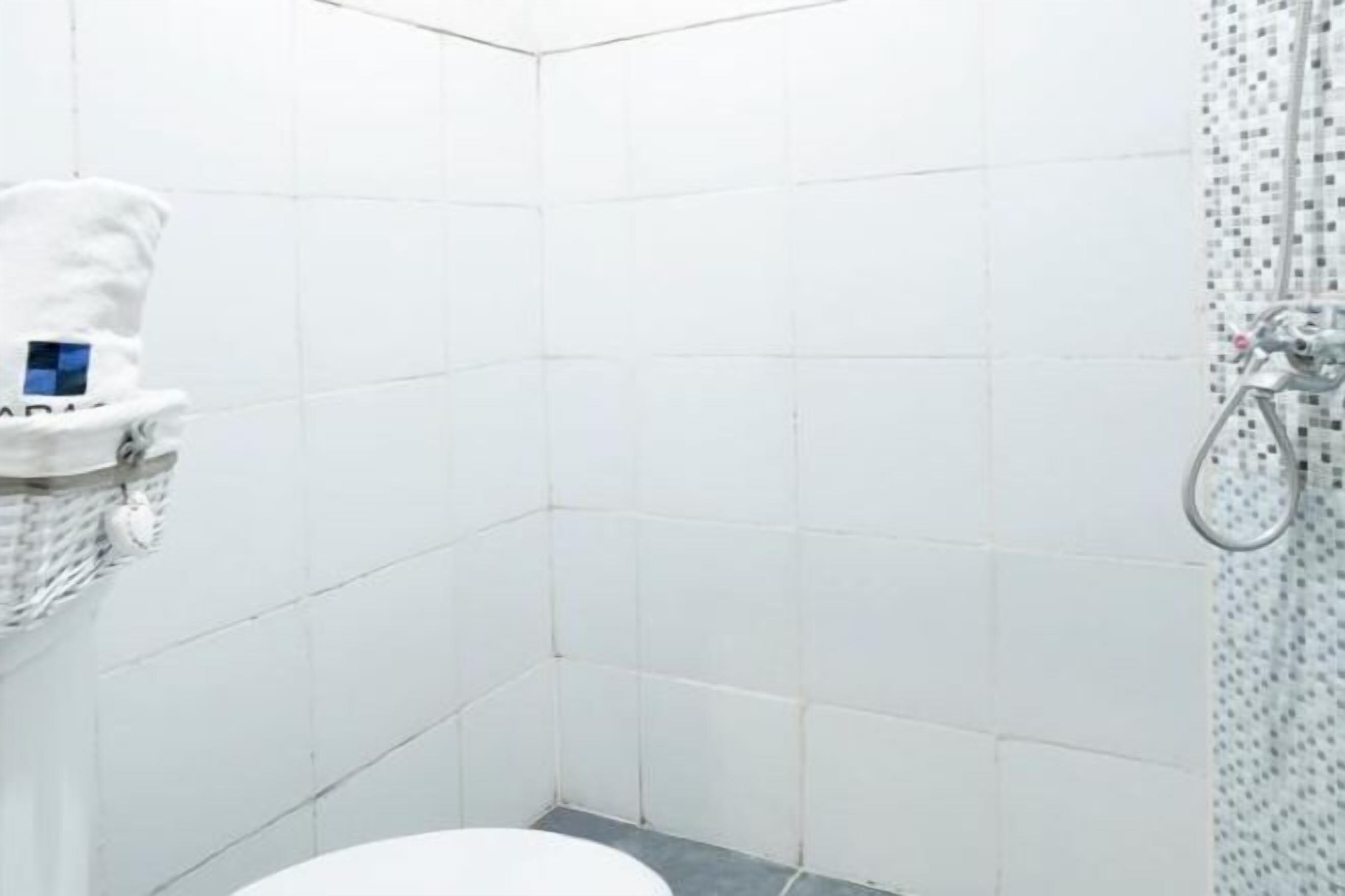 Kylpyhuone | Suihku, bidee, pyyhkeet, saippua