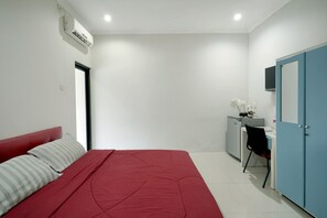 华丽客房 | 办公桌、免费 WiFi、床单