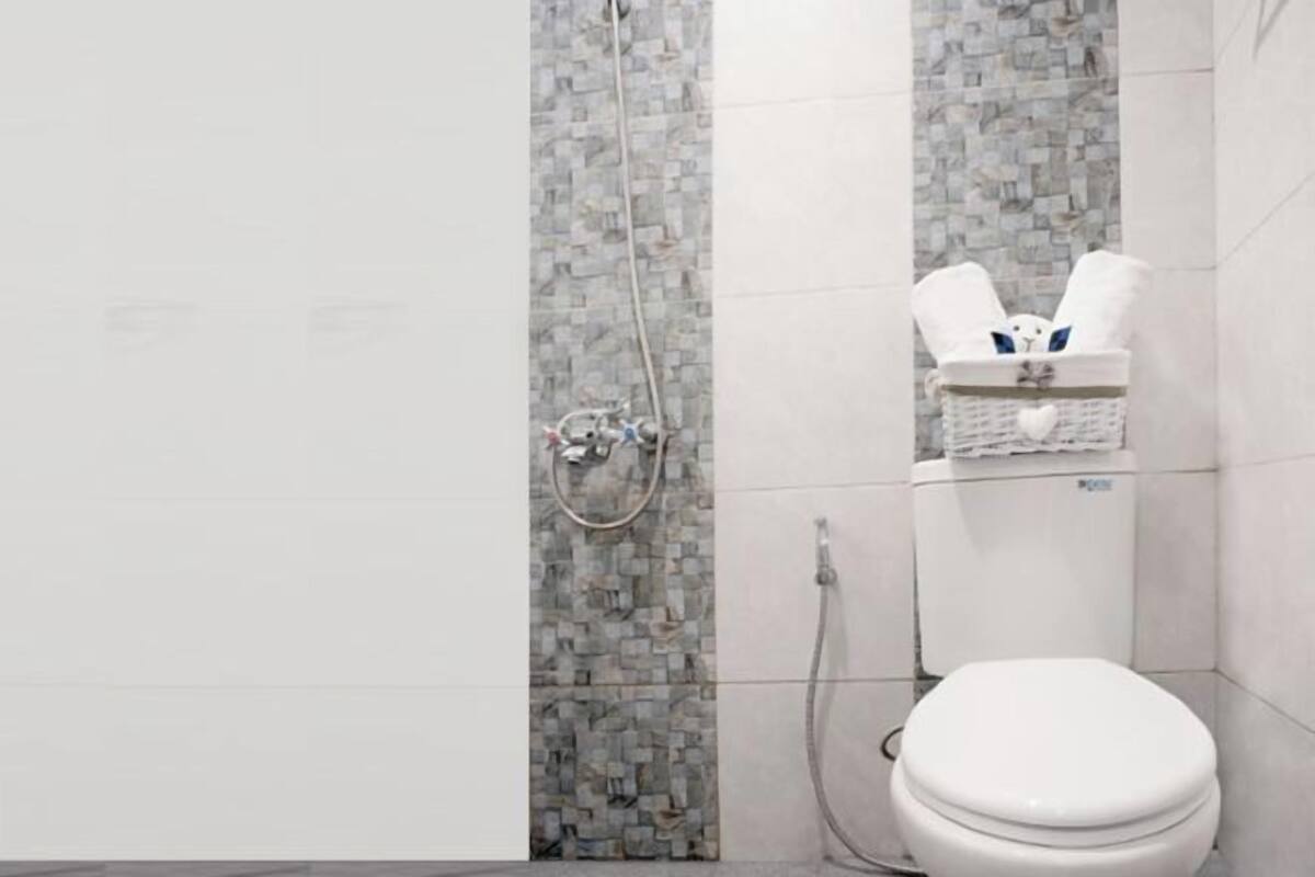 Baño | Regadera, toallas, jabón, shampoo