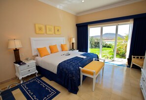 Room - Emerald Estates (Mazatlán)