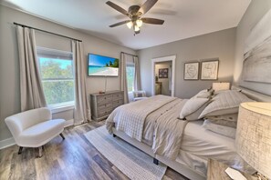 3 bedrooms, desk, iron/ironing board, free WiFi