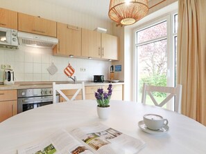 Kühlschrank, Mikrowelle, Geschirrspüler