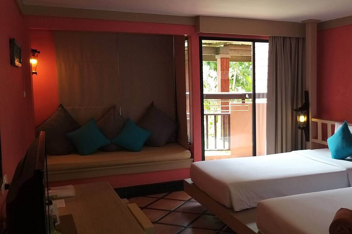 Deluxe Double Room | In-room safe, desk, laptop workspace, blackout drapes