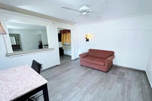 บริเวณนั่งเล่น