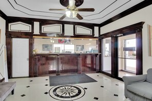 Lobby - Three Rivers Executive Inn & Suites By OYO (Three Rivers)