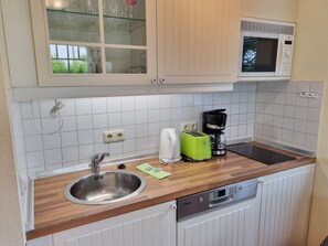 Kühlschrank, Mikrowelle, Geschirrspüler