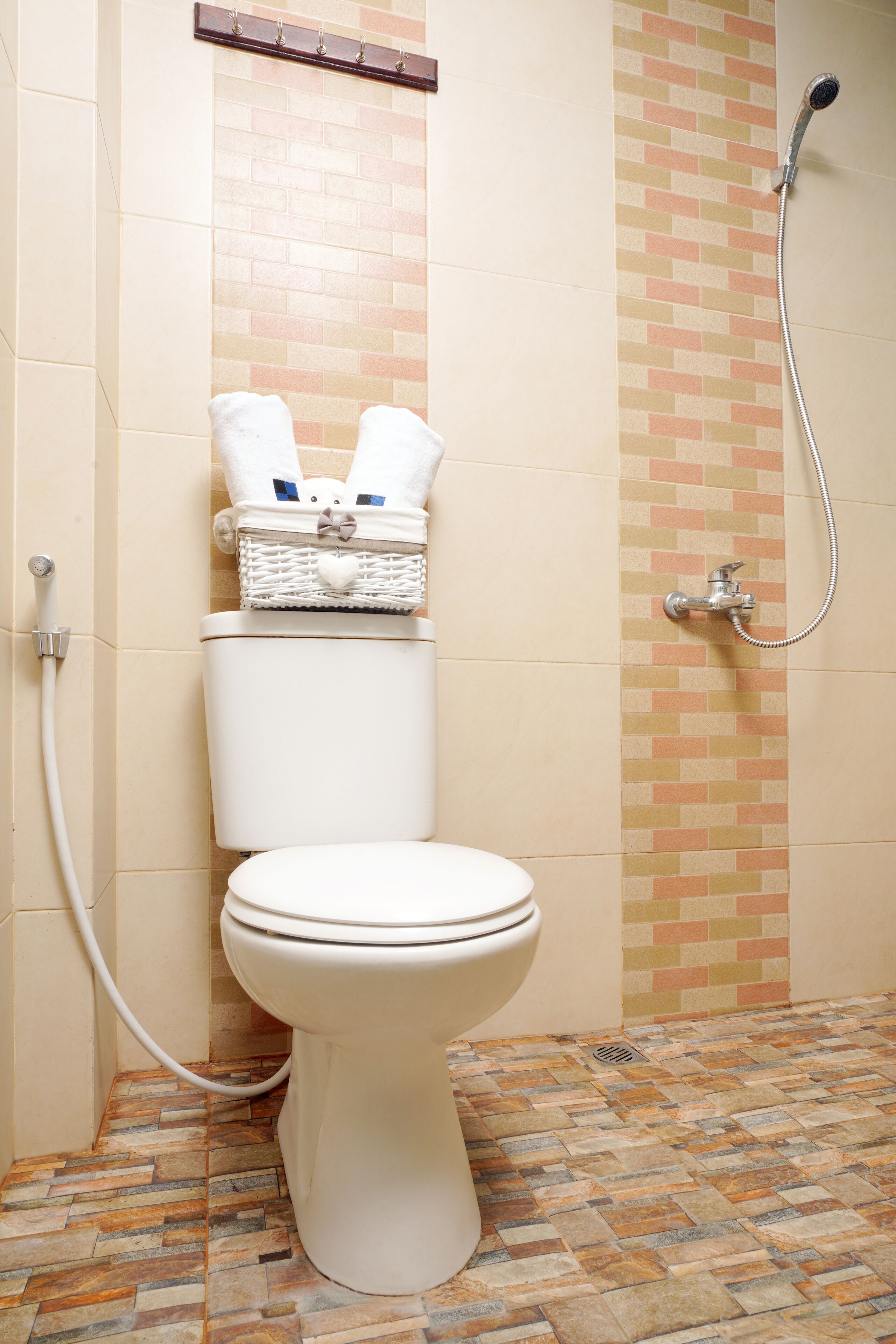 Deluxe Room | Bathroom | Shower, bidet, towels, soap