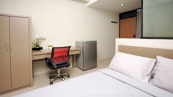 Deluxe Room | Desk, free WiFi, bed sheets