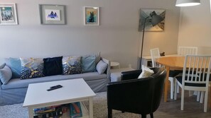 Condo, 3 chambres | Aire de séjour