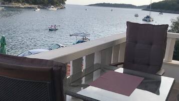 Apartment (One Bedroom Apartment) | Terrace/patio