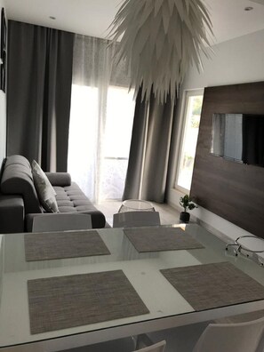 Apartment (One Bedroom Apartment) | Living room | Flat-screen TV - Apartments Korcula (Blato)