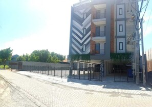 Front of property - Djuragan Kamar Gunung Anyar (Surabaya)