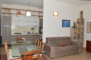 Smart TV, libri, impianto stereo