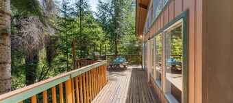Lakefront Chalet w/ Hot Tub, EV Charger, King bed, Dock, Dogs OK!