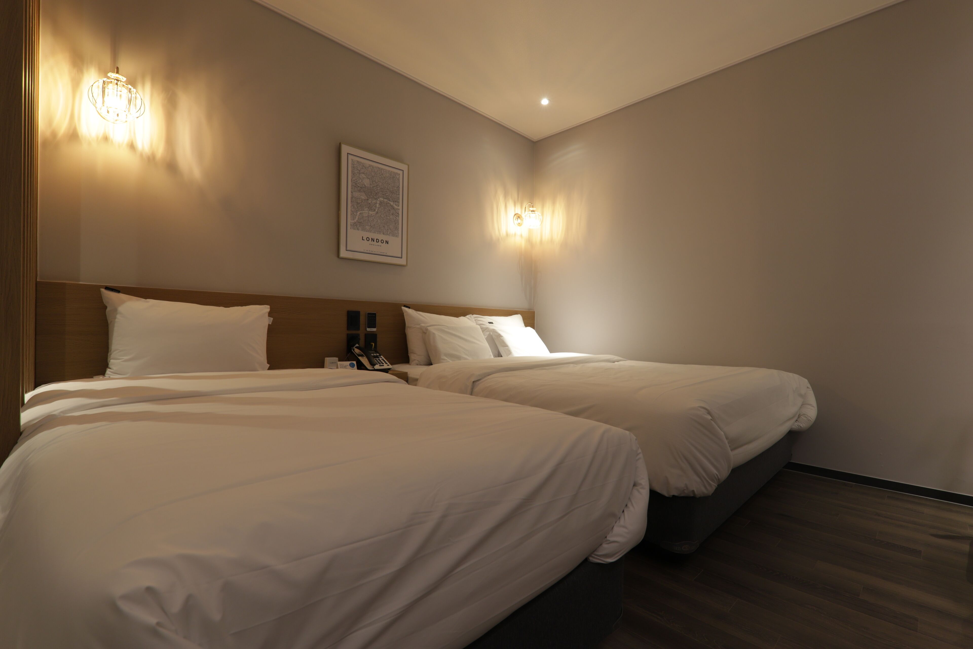 twin room | 1 bedroom, individually decorated, desk, laptop workspace