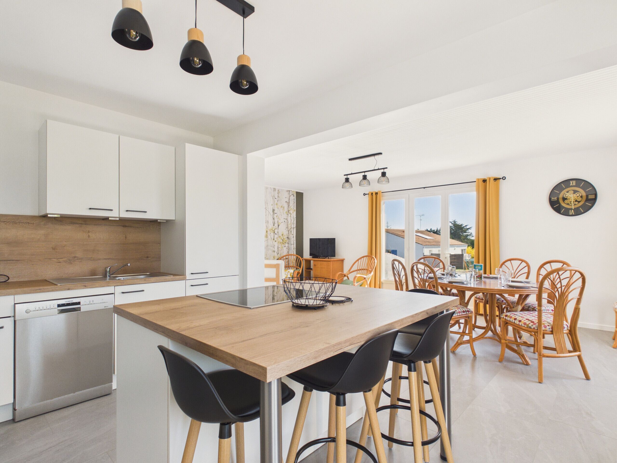 ثلاجة، ميكروويف، فرن، غسالة أطباق