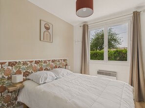 3 Schlafzimmer, Bügeleisen/Bügelbrett