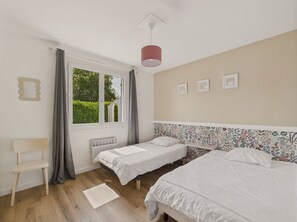 3 bedrooms, iron/ironing board