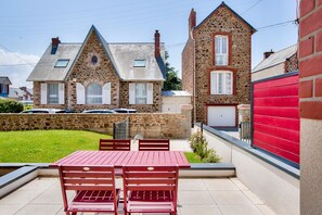 Outdoor dining - 50m from the beach, nice flat for 4 (Pléneuf-Val-André)