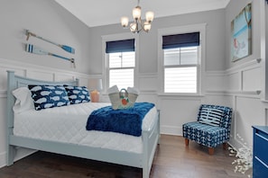 5 bedrooms, iron/ironing board, free WiFi, bed sheets