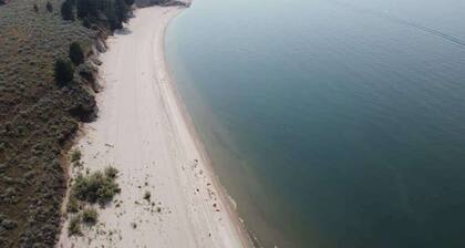 Cascade Cabin Mountain Getaway with Private Beach