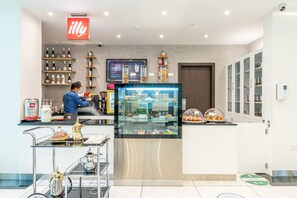 Coffee shop - Gravity Hotel (Abu Dhabi)