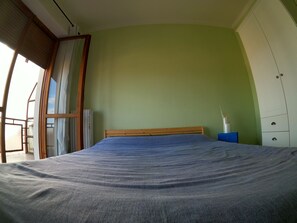1 camera, Wi-Fi, lenzuola