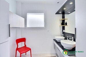 3 habitaciones, tabla de planchar con plancha y wifi gratis 