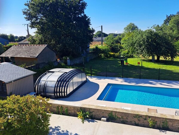 Et oppvarmet basseng