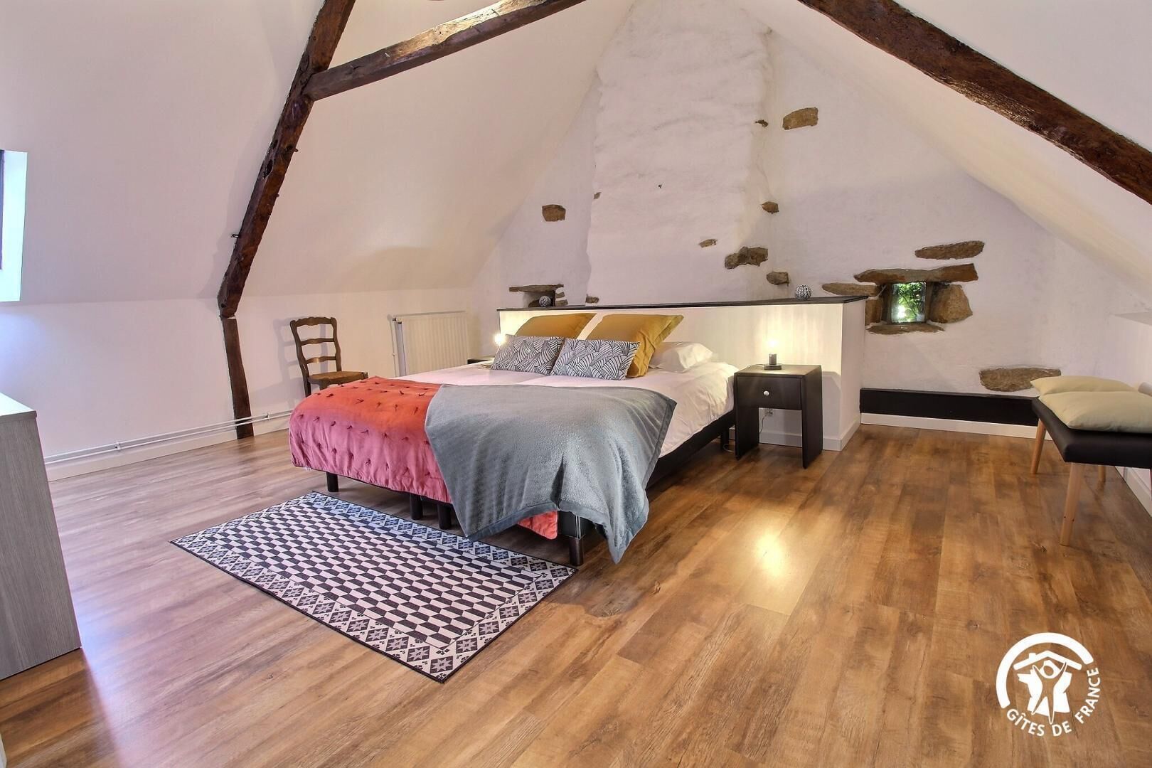 4 chambres, fer et planche à repasser, Wi-Fi gratuit, draps fournis